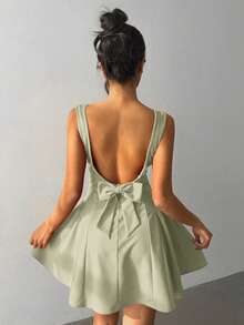 Aloruh Women's Fashionable Solid Color Bow Decor Backless Mini Dress, Summer - Green - View 2