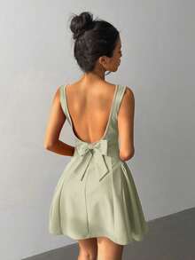 Aloruh Women's Fashionable Solid Color Bow Decor Backless Mini Dress, Summer - Green - View 4