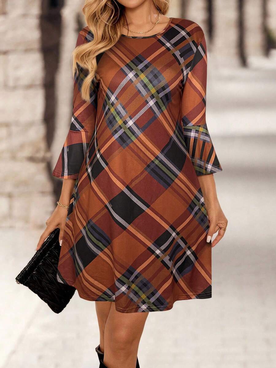 EMERY ROSE Đầm dài vừa cổ tròn họa tiết hình học thường ngày dành cho nữ - Màu nâu tối - Xem 1