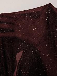 Cravure 大码女士优雅修身露肩亮片装饰网纱拼接纯色披肩袖长款派对连衣裙 - 酒紅色 - 查看 4