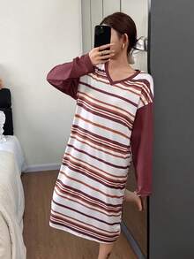 Dream Adore Chemise de nuit ample à manches longues avec encolure en V, rayures décontractées, épaules tombantes pour femmes. Robe de nuit d'hiver, Moo Moo