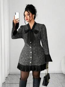 SHEIN PETITE CURVE Bộ đồ liền thân quần yếm dày cỡ lớn dành cho nữ, váy ngắn thanh lịch, vải tuýt kẻ caro dày dặn, ôm sát, thích hợp cho các dịp trở lại trường, tốt nghiệp, ngày lễ tình nhân, lễ hội âm nhạc, ngày của mẹ, lễ Halloween, lễ tạ ơn, lễ Phục sinh, ngày quốc khánh, dạ tiệc, tiệc hẹn hò, mùa cưới, hoạt động ngoài trời - màu đen - Xem 5