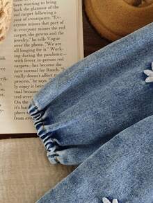 SHEIN Vintaside Kids Váy denim ve lớn thời trang mùa hè cho bé gái, thích hợp cho các buổi đi chơi, mua sắm, tiệc tùng, mặc nhà thường ngày, hoạt động ngoài trời hoặc kỳ nghỉ, mang đến vẻ ngoài thoải mái và phong cách cho mùa hè - Màu xanh nhạt - Xem 3