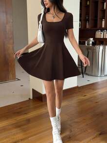 SHEIN EZwear 棕色针织短款休闲连衣裙，居家健身穿着舒适，女士