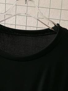 Chiquease T-Shirt mit rundem Ausschnitt und kurzen Ärmeln mit Blumenapplikationen - Schwarz - Übersicht 4