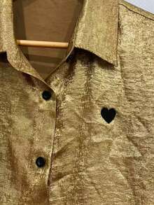 Franclia 女士春秋季纯色金属质感心形刺绣衬衫，精致心形刺绣，尖领单排扣设计，适合日常穿着、通勤、聚会等场合。 - 金色 - 查看 3