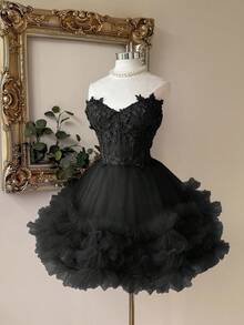 Lovelzi 优雅奢华的钩编蕾丝拼接缎面手工刺绣贴花腰部镂空修身短裙，适合约会、单身派对、盛大晚宴、舞会、情人节等场合。 - 黑色 - 查看 5