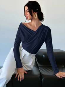 Firerie 女士优雅简约时尚不对称荷叶边领长袖露脐白色上衣，适合日常通勤、音乐节、度假等场合。 - 藏蓝色 - 查看 4