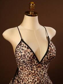 SHEIN 两件套加大码豹纹露背性感睡衣和内裤套装 - 咖啡棕 - 查看 4