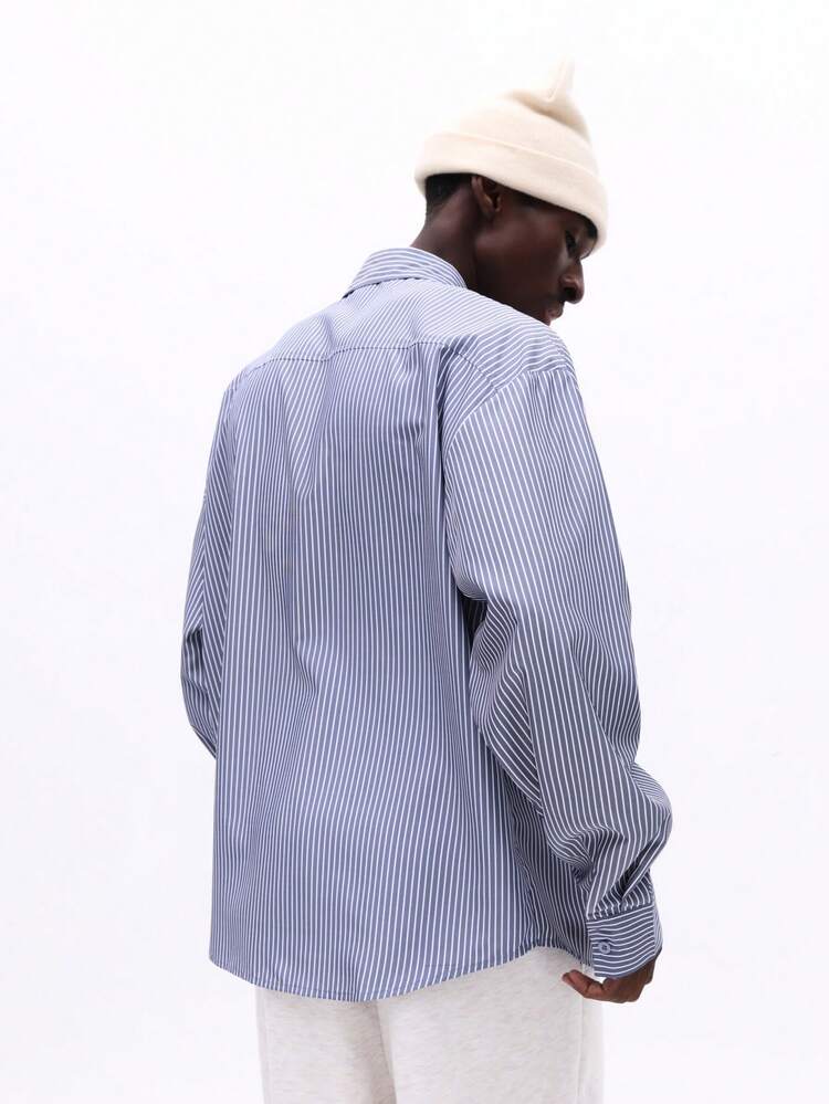 Übergroßes gestreiftes Button-Down-Hemd