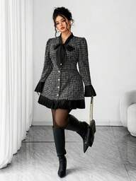 SHEIN PETITE CURVE Plus Size Women's Thick Bib Pants Jumpsuit, Tweed Plaid Texture Thick Fabric Patchwork Slimming Elegant Petite Dress, Suitable For Back To School, Graduation, Valentine's Day, Music Festival, Mother's Day, Halloween, Thanksgiving, Easter, National Day, Gala, Date Party, Wedding Season, Outdoor Activities