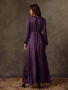 Lilora 紫色优雅深V领修身长袖女式长裙，简约优雅，缎面提花连衣裙，女士冬季优雅连衣裙，高端精致优雅。 - 紫色 - 查看 2