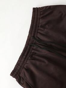 Manfinity Homme 男士撞色V领短袖T恤套装（2件装）搭配抽绳松紧腰短裤，休闲百搭，适合度假、日常办公、约会、聚会等场合，简约风格，经典山本耀司设计，自用或送礼皆宜。 - 彩色 - 查看 5