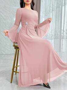 Modelyn فستان أنيق متوسط الطول مطرز بالراين ذو أكمام واسعة وياقة مستديرة بلون أحادي للنساء - وردي - مشاهدة 3