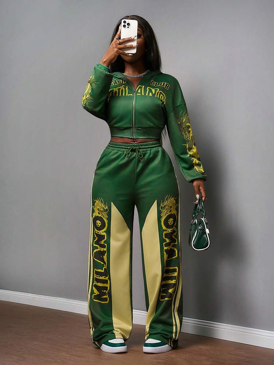 Slaydiva 2025 Höst- och vinternytt Street Casual Loose Fit Grön Mönstertryck Beskuren Långärmad Kofta Sweatshirt + Hög Midja Vida Byxor Dam Tvådelat Set, Lämpligt För Dagliga Utflykter, Vännersammankomster, Halloween, Fest Streetmode, Brunchkläder, Höst- och Vinter Varmt Set, Jul - Grön - Visa 1