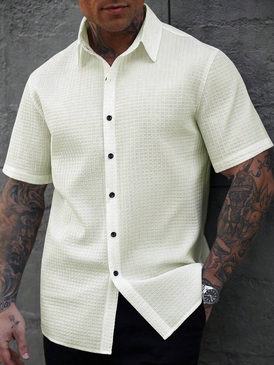 Manfinity CasualCool 男士纯色前扣短袖休闲衬衫，短袖衬衫，纽扣男士衬衫，白色男士衬衫 - 米色 - 查看 1