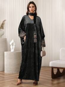 Al Najma 优雅丝绒刺绣拼接袖宽松休闲长款束腰上衣 - 黑色 - 查看 3