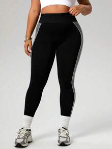 Rhythm Era Plus Size Women's Black Seamless Sports Leggings, Yoga 3/4 Pants - Black and White - View 6