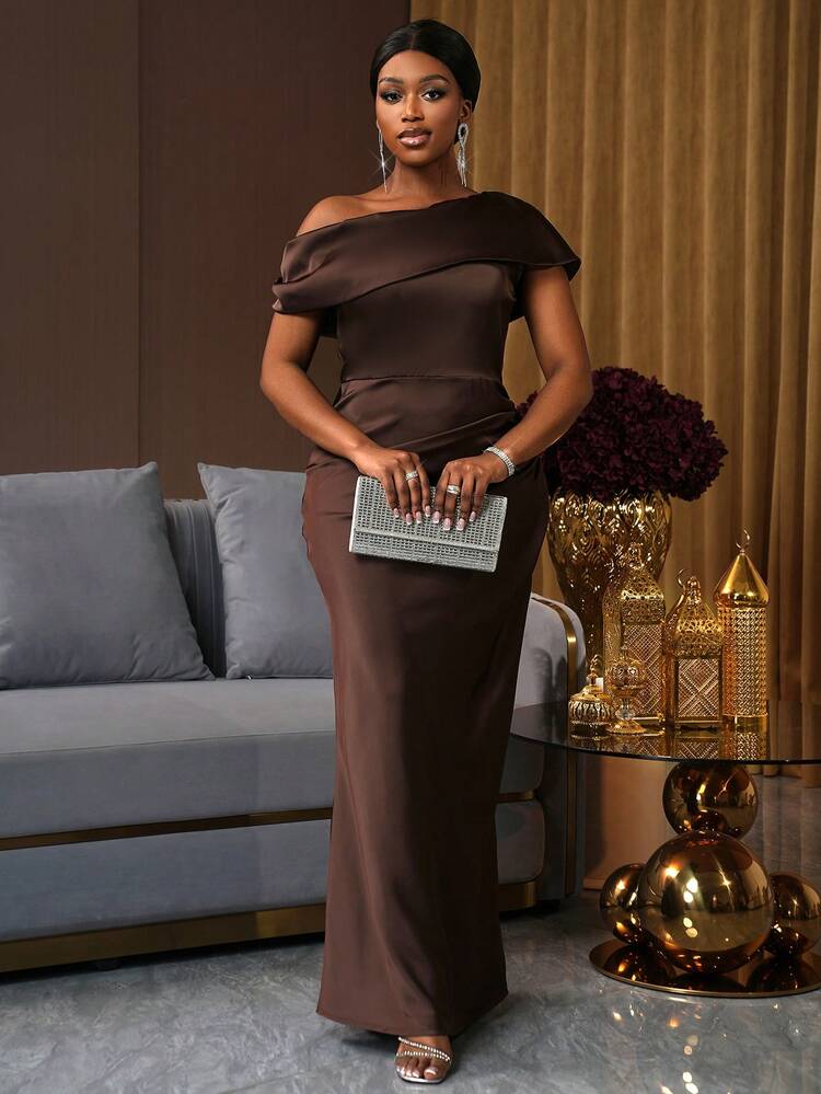 SHEIN Ladiora Women's Off-Shoulder Brown Satin Pleated Maxi Fitted Dress - Coffee Brown - View 5