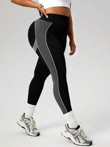 Rhythm Era Plus Size Women's Black Seamless Sports Leggings, Yoga 3/4 Pants - Black and White - View 4