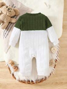 SHEIN 男婴撞色长袖连体衣，舒适贴身，百搭设计。适合户外探险、居家休闲玩耍、运动健身和派对等各种场合，让您的孩子时刻保持时尚舒适。 - 軍綠色 - 查看 2