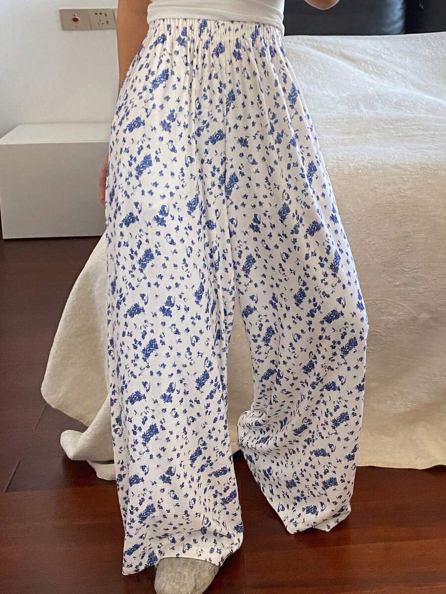 DAZY Quần ngủ nữ cạp chun họa tiết hoa Ditsy rộng rãi - trắng - Xem 1