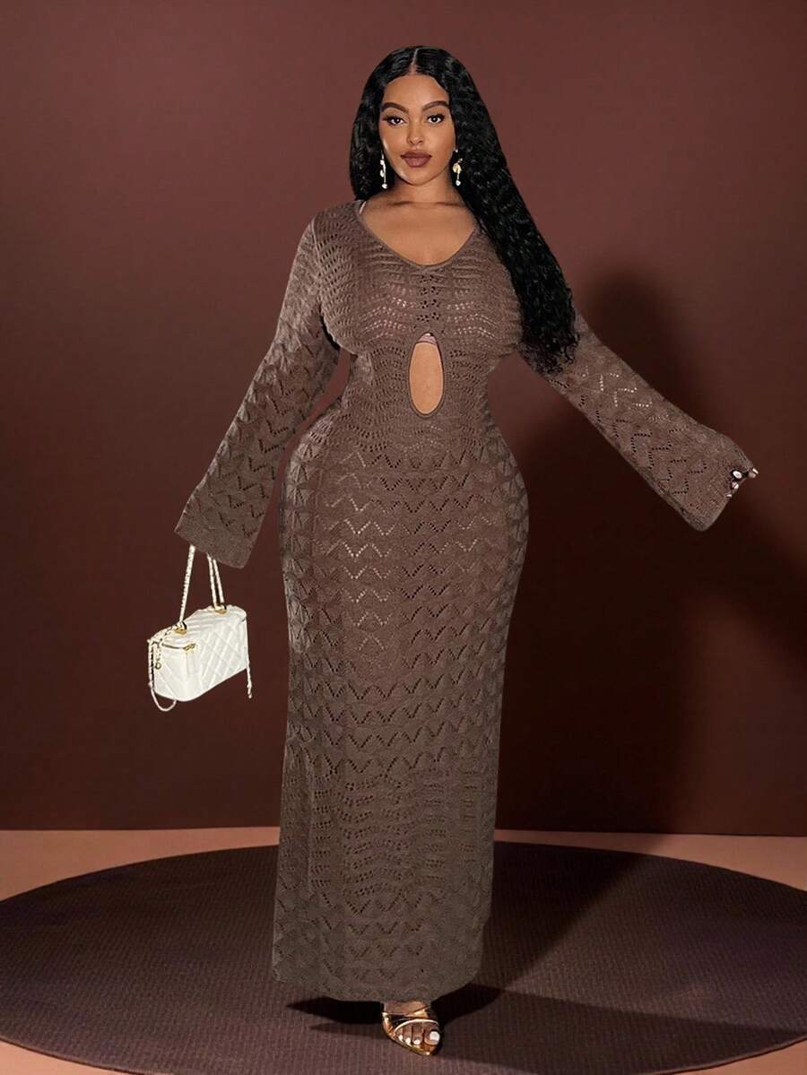 Slaydiva فستان ماكسي محبوك أنيق وأنيق ذو أكمام طويلة وياقة عميقة على شكل V وشق جانبي للنساء ذوات الحجم الكبير، لون بيج ثابت، مناسب لحفلات المنتجعات الراقية في خريف وشتاء 2025 - كاكي - مشاهدة 1