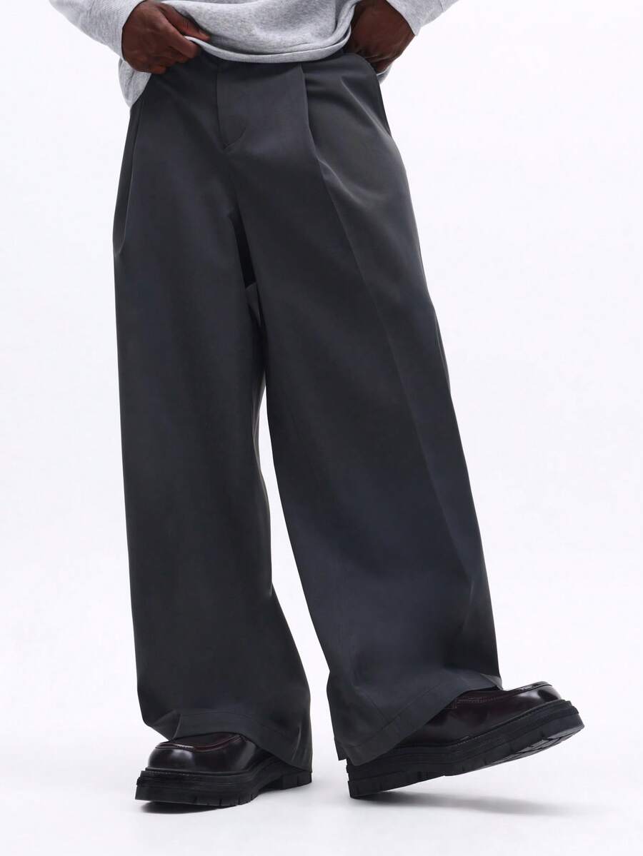 SUMWON 宽腿修身褶裥长裤，侧边口袋，裤脚收口，适合商务休闲和专业办公场合穿着。 - 深灰色 - 查看 1