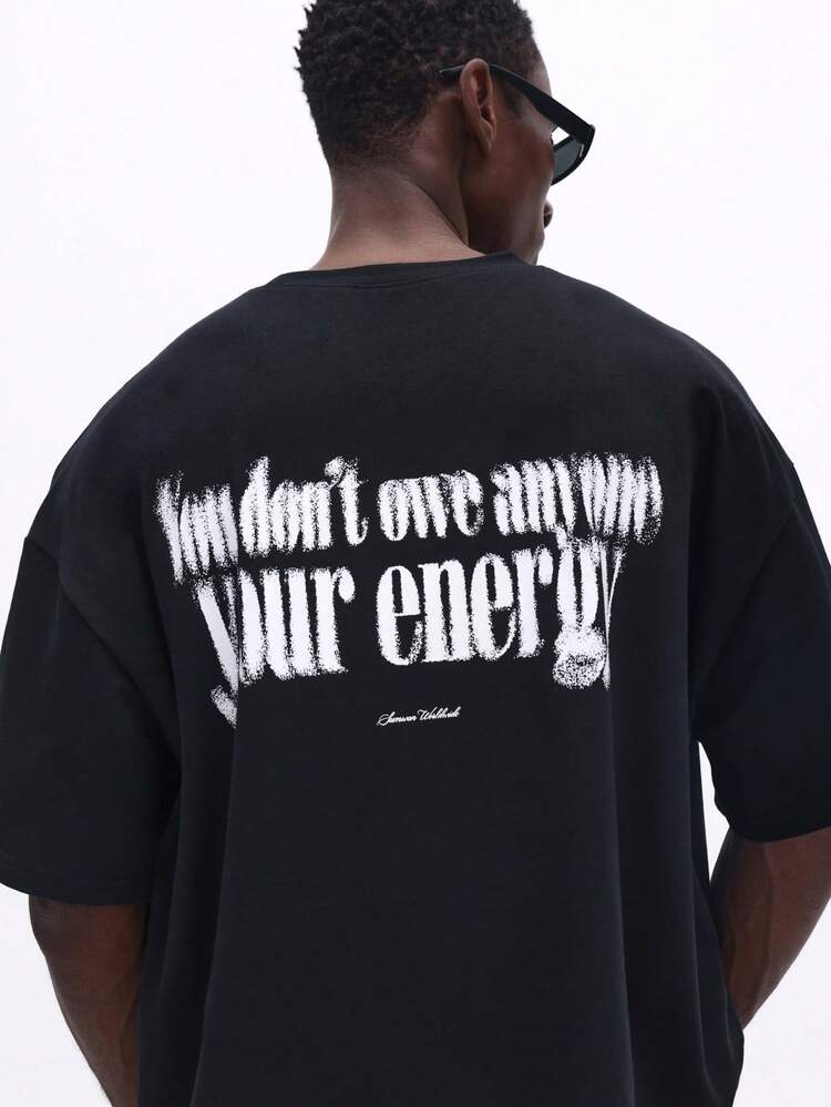 Maglietta squadrata con stampa grafica sul retro