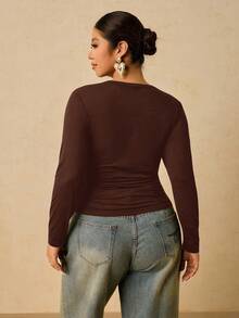 Travachic 加大码女式黑色长袖圆领保暖内衣，腰部褶皱收腹T恤 - 棕色 - 查看 2