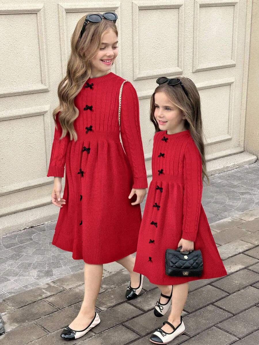 SHEIN 少女优雅圆领修身针织中长连衣裙，正面饰有撞色蝴蝶结，适合冬季穿着；纯红色长袖针织连衣裙 - 紅色 - 查看 1