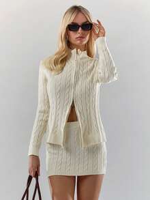 Glamine Conjunto de 2 piezas de top de manga larga con cremallera y cable retorcido, y minifalda de punto para mujer. Ropa neutral de otoño, vestidos de suéter, conjuntos neutrales, outfit con botas - Blanco - Ver 2