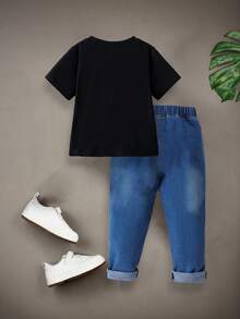 SHEIN 1 Set Kleine Jungen Lässig Mode Coole Street Style Bär Grafik Kurzarm T-Shirt und Jeans Outfit, geeignet für Frühling/Sommer - Verschiedenfarbig - Übersicht 2