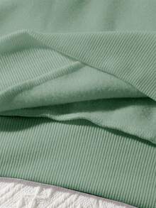 Sudadera estampada "CHICAGO U.S.A." - moderna, urbana y cómoda con estilo universitario premium - Verde Oliva - Ver 4