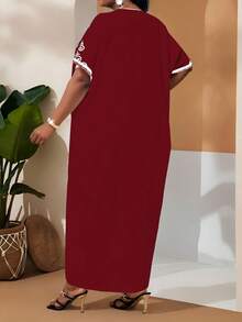 SHEIN Lady 大码V领印花优雅短袖连衣裙 - 酒紅色 - 查看 2