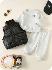 SHEIN Bộ 3 món/bộ đồ lót giữ nhiệt cho bé trai: Áo nỉ cổ tròn màu xám, áo len, quần jogger và áo khoác vest lót cotton. Thoải mái, đa năng, giản dị, phong cách, phù hợp mặc hàng ngày, trong nhà, ngoài trời, trượt tuyết, thể thao, tiệc tùng, dạo phố, thu/đông - Xám - Xem 1