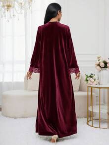 Al Najma 女士优雅丝绒撞色蕾丝V领喇叭袖宽松阿拉伯风格连衣裙 - 酒紅色 - 查看 2