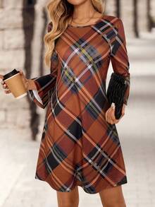 EMERY ROSE Đầm dài vừa cổ tròn họa tiết hình học thường ngày dành cho nữ - Màu nâu tối - Xem 4