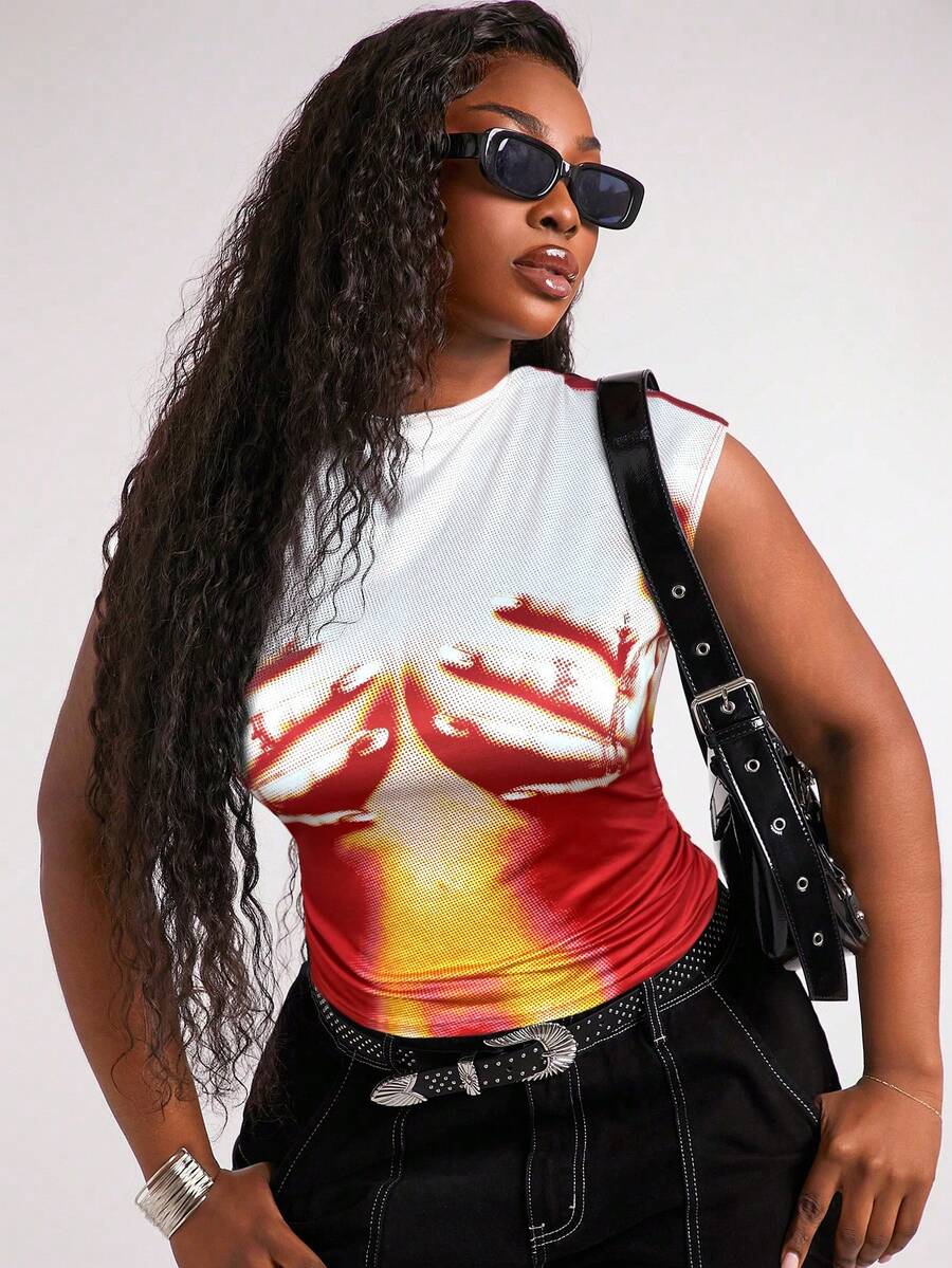 Radiana 这款大码女式性感逼真印花露脐T恤，腰部采用褶皱设计，适合日常穿着、西式休闲装、邮轮度假、音乐节、演唱会、狂欢派对、海滩度假、约会之夜、生日派对、单身派对、夜店、购物、街头风、外出等各种场合，轻松百搭，显瘦塑形，凸显身材曲线。 - 彩色 - 查看 1