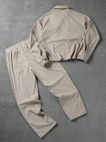 Manfinity Roghcode 男士纯色长袖拉链前开襟工装口袋衬衫和裤子休闲套装 男士两件套 男士两件套灯芯绒套装 男士套装 卡其色男士套装 - 卡其色 - 查看 2