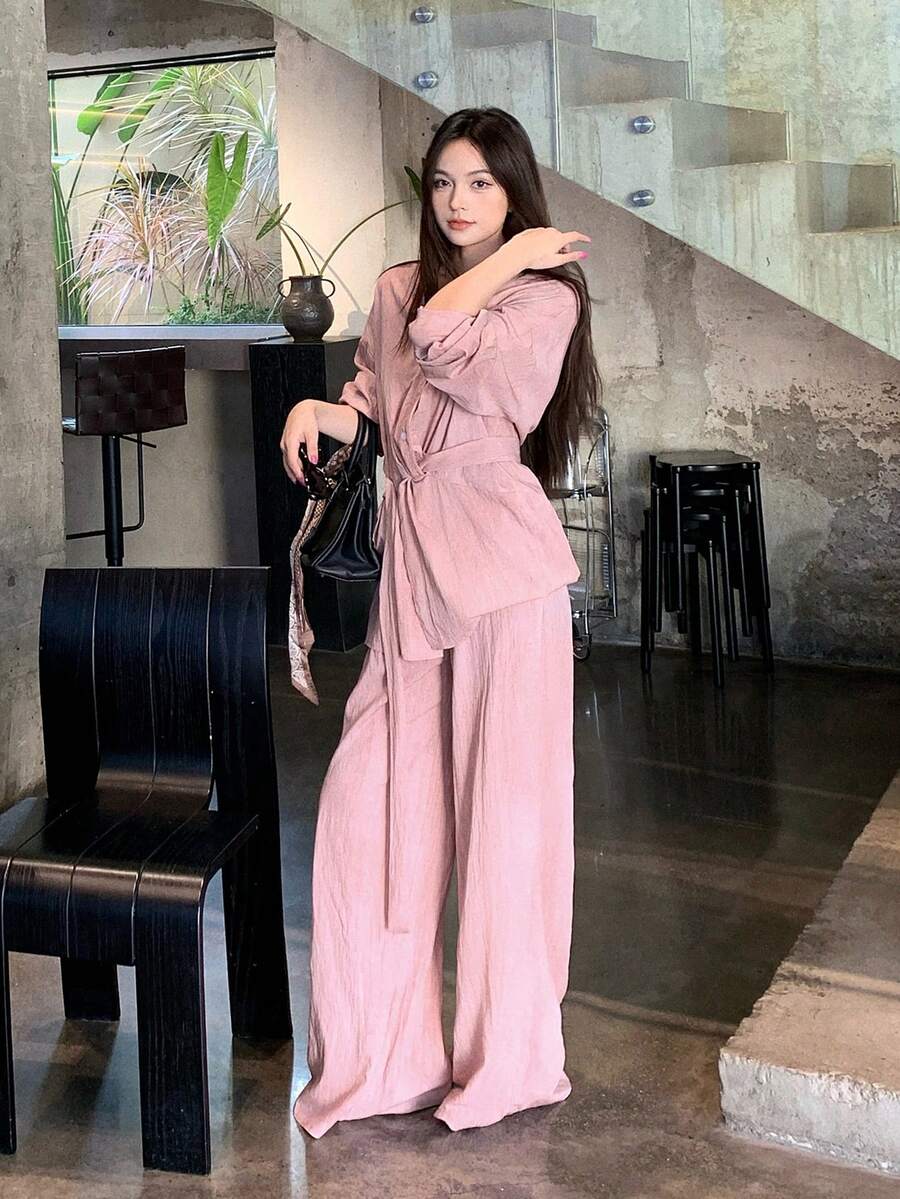 DAZY 女士V领开衫纹理面料收腰衬衫和阔腿裤休闲两件套 - 粉色 - 查看 1