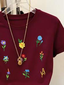Resyla Kaos Wanita Lengan Pendek Leher Bulat Minimalis dengan Bordir Bunga, Hadiah untuk Teman - Burgundy - View 3