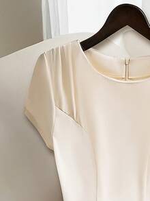 Franclia 女士纯色褶皱短袖优雅腰部收腰中长连衣裙 - 杏色 - 查看 4