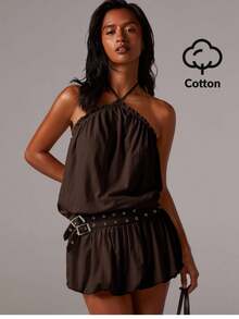 Athîral Váy ngắn hở lưng, cổ yếm tối giản, viền bồng bềnh dành cho nữ kèm quần short tích hợp - màu nâu - Xem 4