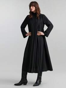 Ontre 2026春夏女士真丝褶皱柔软舒适宽松H字高领长袖连衣裙，前后褶裥设计，现代都市休闲商务通勤高品质机场时尚，优雅O型优美长裙系列 - 黑色 - 查看 6