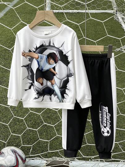 Captain Tsubasa X SHEIN مجموعة من قطعتين: بلوزة رياضية كاجوال بأكمام طويلة بياقة مستديرة وطباعة شخصية كرتونية للأولاد، وبنطلون رياضي بطباعة حرفية وألوان متباينة