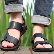 Sandalias planas de suela blanda para hombre, ideales para salidas informales y la playa. Con suela gruesa, duradera y antideslizante. Sandalias para hombre. - Negro - Ver 2