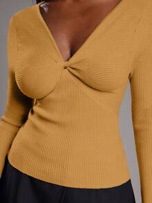 NYA SZN 长袖深V领扭结修身日常休闲商务休闲罗纹针织衫，适合教堂、办公室、教师返校季、秋冬季通勤穿着。 - 黃色 - 查看 4