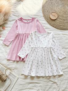 SHEIN 这款女童两件套多色圆领长袖A字连衣裙，飘逸灵动，适合春秋季穿着。精致的粉白条纹，简约休闲的风格，尽显童趣。白色底布上印满樱桃图案，散发着可爱清新的气息。面料厚度适中，适合上学、购物、周末郊游、居家休闲、节日活动以及参加派对等各种场合。 - 彩色 - 查看 3