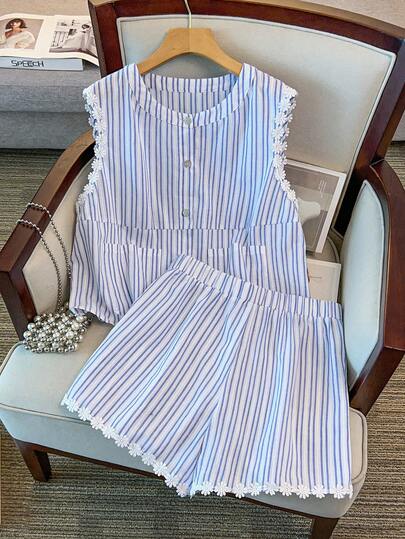 GlowEve CURVE Plus Size 2pcs Set Striped Textured Fabric Ruffle Trim Sleeveless Shorts Outfit